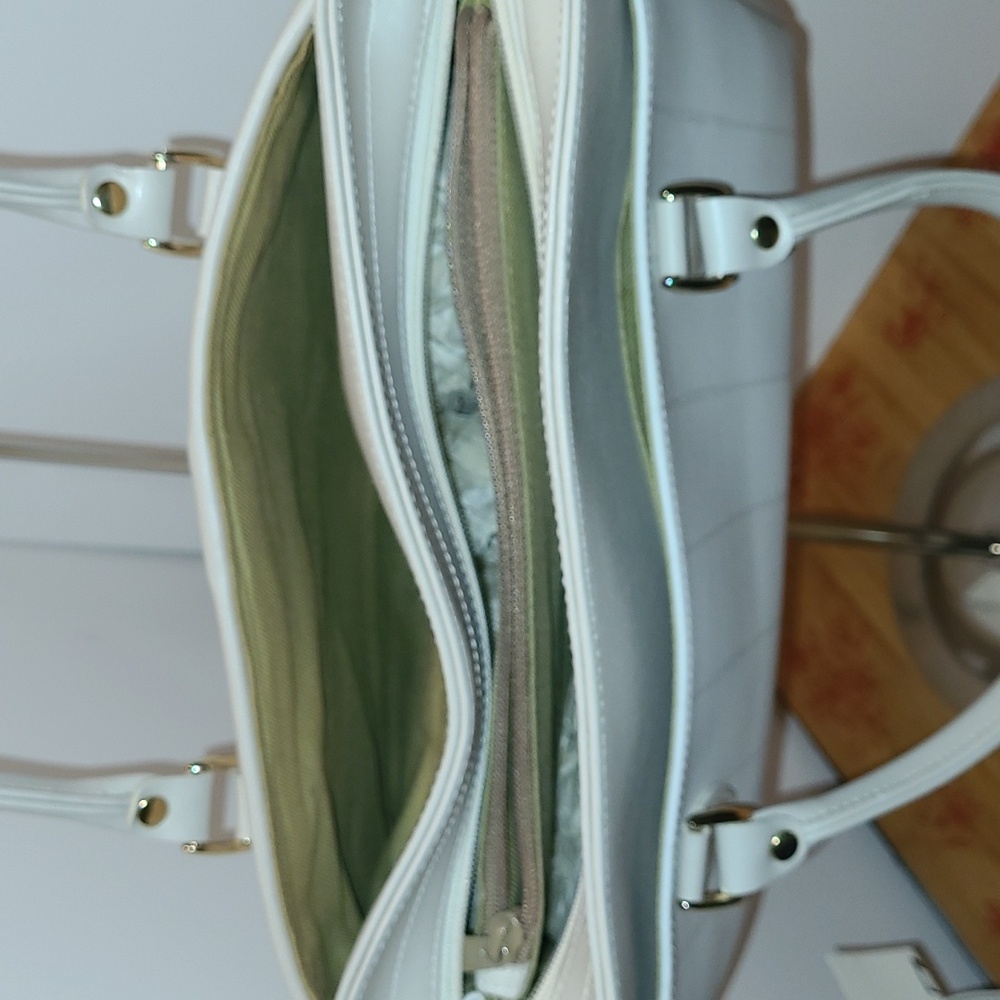 Liz Claiborne - Picture 4 of 4